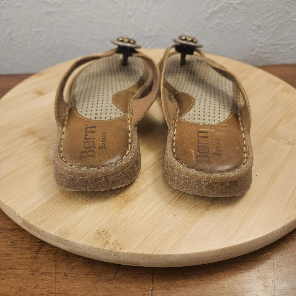 Born Basics Womens Slip On‎ Flip Flops Brown Leather Rhinestones Comfort Size 6